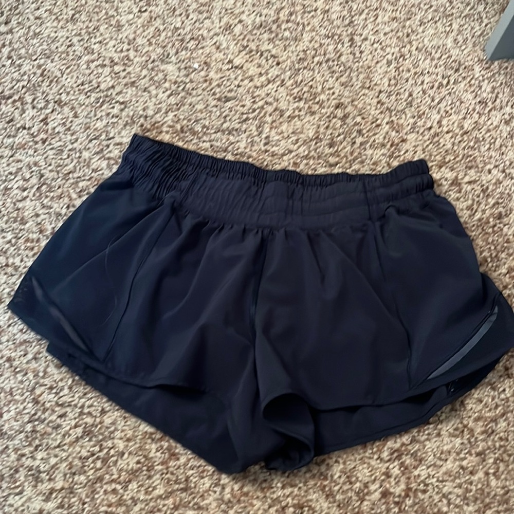 Lululemon Navy blue 2.5 hotty hot shorts